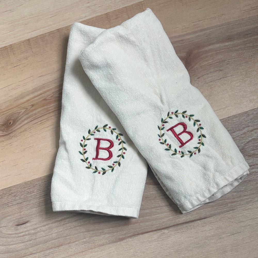 St. Nicholas Square White Off Hand Towels | B Monogram Christmas wreath holiday